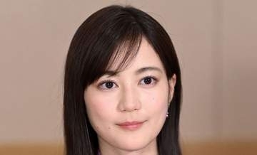 「やる気無い無表情」〝頭がエビフライ〟衝撃ビジュアルの生田絵梨花に「なんだか痩せたような気がします」「こんなこともしてくれるのか」