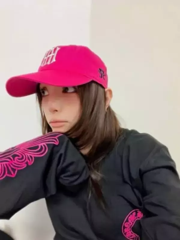 「手首の1998が…」ド派手ヒョウ柄コート、浜崎あゆみの手元に脚光「エモい」「専用に作ってもらったの?」