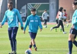 全国高校選手権でV　神村学園MF福島和毅がJ1福岡に合流　「アビスパでも日本一になれるように」　練習試合で気になった選手は…