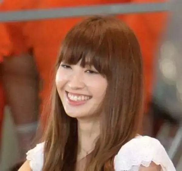 「誰だか分からなかった」小嶋陽菜、大胆〝キャミ〟ショットに反響「こういうの！！求めてた！」「撮影のために色々頑張ってきたんでしょう」