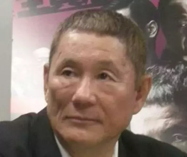 「アツすぎ」〝北野武夫妻〟貴重2ショット公開の世界的アーティストが話題「なぜによ」「サブカルめっちゃ好きなんだろうな」