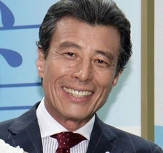 「Drイエローが目に入りません」舘ひろし〝貴重〟遭遇写真も別の写り込みに注目が…「しっかりお二人が」の声
