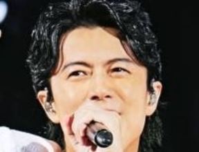 「よう～バレないな」福山雅治〝変装自撮り〟映画観賞姿に「オーラ消してるから時空も歪んでる」「同じ劇場で同じ空気吸った人が羨ましすぎる」の声