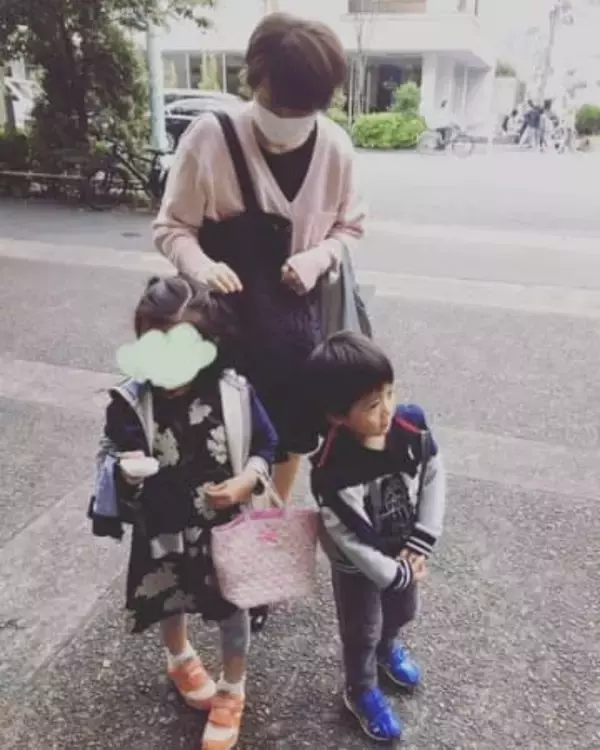 「面影ちゃんとある…」母は9年前逝去の小林麻央さん…14歳長女〝初ランウェイ〟姿に「ずいぶんと大人っぽくなってる」「素敵に輝いてる」の声