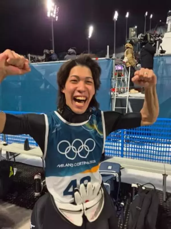 「向かいの国が戦争を…」ミラノ五輪銀の二階堂蓮〝ドバイ空港で足止め〟報告写真に心配の声「どうかご無事で」「安全に帰国できますように」