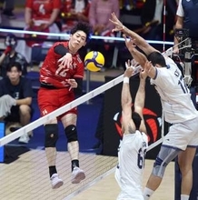 主将の石川祐希が3大会連続五輪へ　徹底マークに苦しむも、第2Sで値千金ノータッチエース【バレーボール男子アジア選手権決勝】