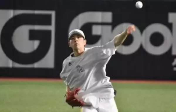 リリースの瞬間が…カメラも〝詰まらされる〟ソフトバンク大関友久のフォーム