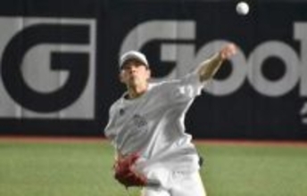 リリースの瞬間が…カメラも〝詰まらされる〟ソフトバンク大関友久のフォーム