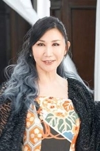 高橋洋子、『残酷な天使のテーゼ』を歌うコツ　カラオケランキングに通算1000週目のランクイン
