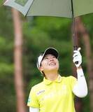 「ブリヂストンレディス第2日は悪天候で中止　大会は54ホール短縮競技へ　初日は佐久間朱莉や藤本愛菜、菅楓華の3人が首位発進」の画像1