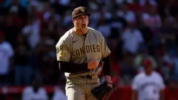 パドレスの“剛腕守護神”がMLBトップ8セーブ目　「最速165.5キロ」で制圧　昨季から32回2/3を連続無失点