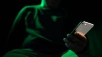 “オンカジ”関連ワードによる検索ヒット数は減少傾向、法改正前との比較で　総務省の有識者検討会で報告