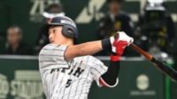 サポートメンバーの佐々木泰が猛アピール　レフトスタンドへのソロHR　広島の2年目内野手