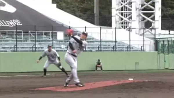 【ヒヤリ】ロッテ・石川柊太がピッチャーライナーに好反応　顔の前で打球をつかみ笑顔