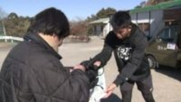 【巨人】戸郷翔征がスタッフへ気遣い　報道陣に昼食を手渡し　母校で自主トレ公開・今季の目標は“15勝200イニング”