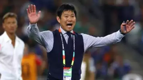 森保一監督がはにかみハートマーク披露　日本がW杯で初の1試合4得点で快勝