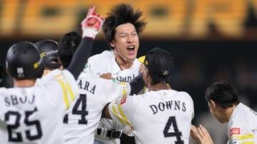 【ソフトバンク】柳田悠岐がサヨナラタイムリー！　直後のリプレー検証には「いまいちルールの方も理解してませんので…」