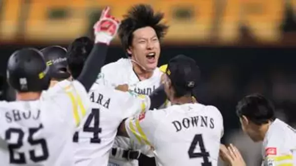 【ソフトバンク】柳田悠岐がサヨナラタイムリー！　直後のリプレー検証には「いまいちルールの方も理解してませんので…」