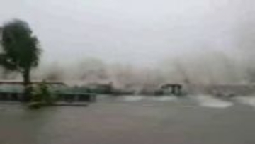 大型で非常に強い台風26号、フィリピン接近　10万人以上避難