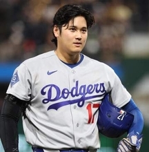 大谷翔平交代に敵地で大ブーイング　8回満塁の好機の場面　7回にはタイムリーなどでドジャース10得点の猛攻