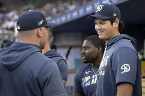 右肘手術後のラッシング「喜びも苦難も多い1年」　 2年目を振り返り真っ先に選んだのは大谷とのフォト　山本由伸とは笑顔、病床で穏やかな表情浮かべる一枚も