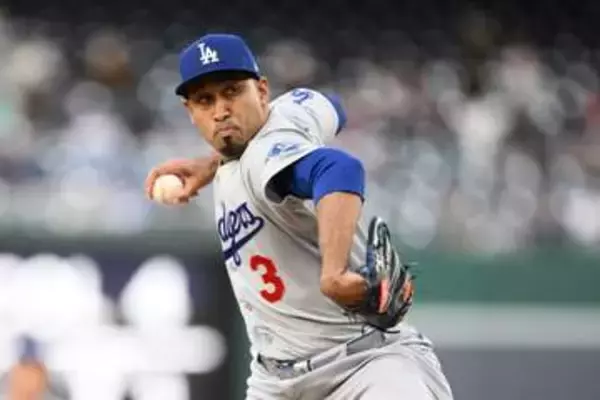 【ドジャース】守護神エドウィン・ディアスが右肘の故障でIL入り　前日20日のロッキーズ戦では1アウトも取れず3失点降板　復帰はシーズン終盤の見込み