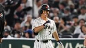 【WBC】吉田正尚が“珍”内野安打に白い歯のぞかせる　ボールが不規則な動きで転がる　チェコのサードも思わず苦笑い