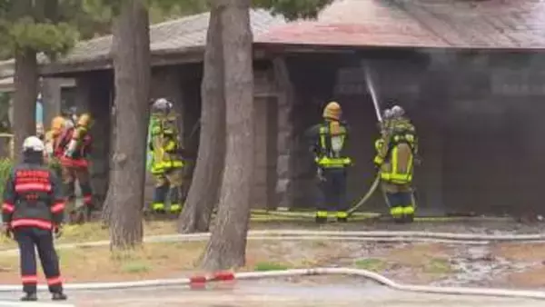 「海の公園」で公衆トイレ燃える火事　横浜市金沢区