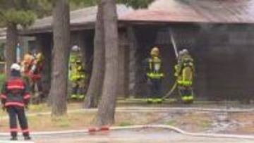 「海の公園」で公衆トイレ燃える火事　横浜市金沢区