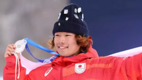 【スノーボード】SS銀・長谷川帝勝「“帝勝スタイル”全開で滑ることができた」多くのピンバッジ付いたオリジナル帽子は交流の証し【ミラノ・コルティナ五輪】