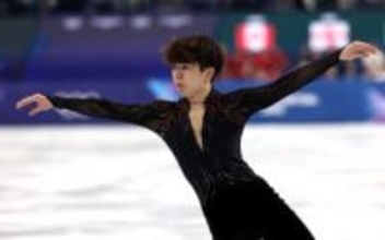 【フィギュア団体】日本が銀メダル獲得　会心演技の佐藤駿は涙...日本選手団は健闘たたえる大拍手