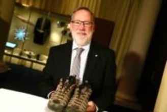 ノーベル受賞に気づかなかった！米国の受賞者がノーベル博物館に寄贈したのは…自身の靴