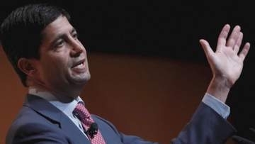 FRB新議長にウォーシュ氏　ホワイトハウスで就任宣誓式