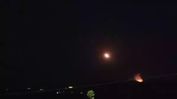 ヒズボラ、イスラエルに約100発のロケット弾を発射　イスラエル軍も大規模空爆