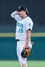 村上宗隆、どや顔でジョークかましシカゴ帰還へ　メジャー復帰前にやり残したことは？　少し考え「髪切るか、ウォシュレットするか、どっちかすね」と笑い誘う