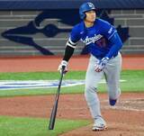 「大谷翔平の快足でエラー招く　ブルージェイズ指揮官「あの打者は一塁まで3.5秒くらいで走るしね」とポジティブな言葉　岡本和真のエラーにも言及」の画像1