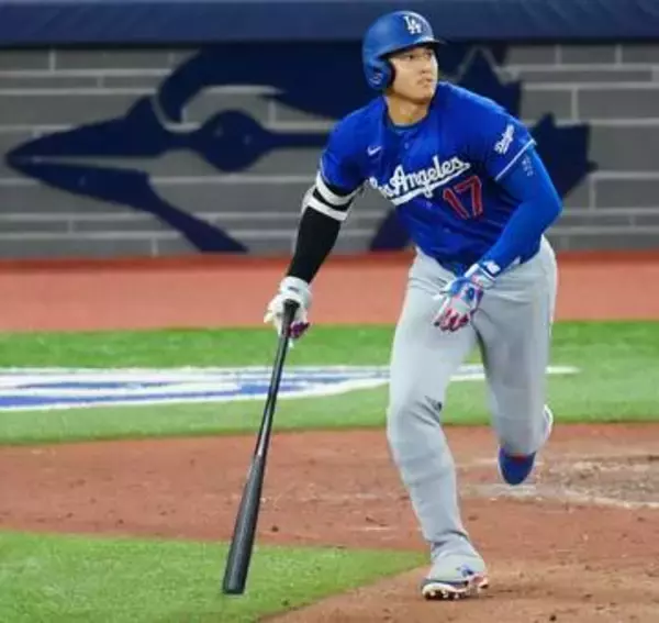 大谷翔平の快足でエラー招く　ブルージェイズ指揮官「あの打者は一塁まで3.5秒くらいで走るしね」とポジティブな言葉　岡本和真のエラーにも言及