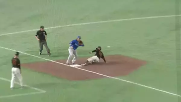 【巨人】浦田俊輔が足でも見せる　二盗、三盗とチャンスを拡大　躍動見つめ阿部監督もベンチでニヤリ