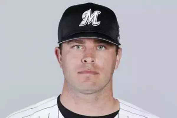 【ロッテ】ロングを登録抹消　前日の日本ハム戦は5回3失点
