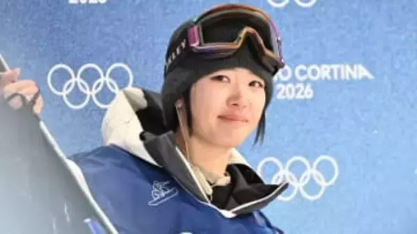 涙を見せた18歳の鈴木萌々「泣かないと決めていたのに…」ヘルメットが割れるアクシデントに涙も8位で予選突破　あすの決勝へ「決めきって金メダルを獲得したい」【ビッグエア】