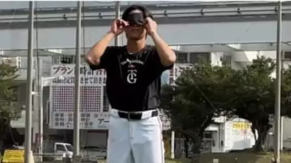 【きょうの1シーン】目隠ししてダッシュ？　育成の宇都宮葵星がちょっと変わった練習に挑戦