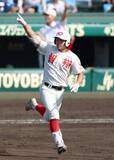 「どよめく甲子園　智弁和歌山の楠本龍生が横浜のエース織田翔希から豪快3ラン　3回に一挙4得点で逆転」の画像1