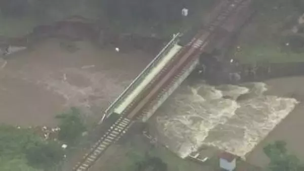 【速報】大雨で一部区間運休のJR両毛線、19日始発から運転再開へ