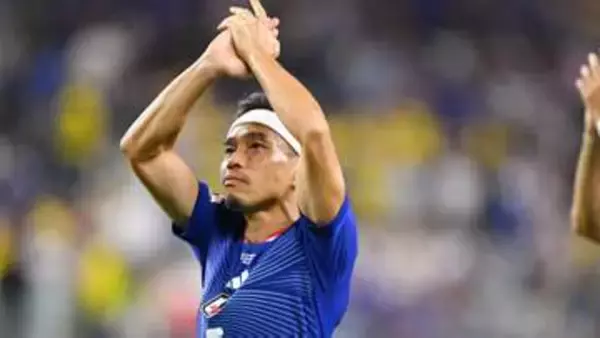 長友佑都が去就語るか　FC東京の開幕戦で観客の前で挨拶　W杯敗戦後「今選択を迫られればやめる」と引退を示唆