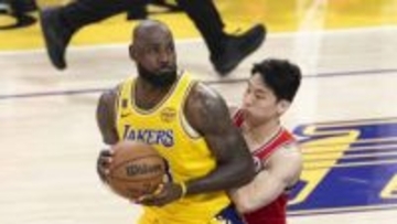 「フリーなら打てと言われている」ブルズ・河村勇輝がレブロン越しの3P成功「自分の見せ所」味方のド派手ダンク演出