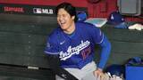 「ロバーツ監督「いい方向への一歩」　大谷翔平が17日ぶりにフィールドでキャッチボール　投手復帰へ前進」の画像1