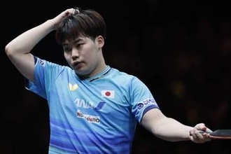 【卓球】松島輝空がフラッシュの妨害アピールもイエローカード　チャンピオンシップポイントの重要な局面　はねのけ優勝たぐり寄せる＜WTTチャイナスマッシュ＞