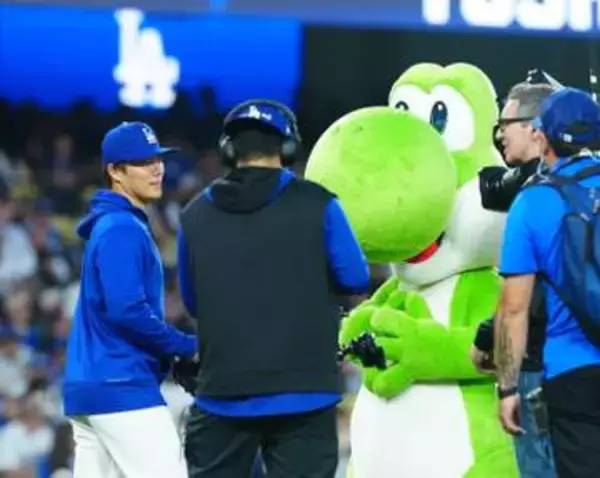 【山本由伸】ドジャースがヨッシーとコラボのコミカル動画を公開　ばったり出会いフリーズする2人…そこへ新たにもう一人のヨッシーが登場