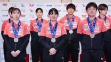 【卓球】張本美和「なにより心強かった」家族4人の集合写真投稿　母へ「卓球と勉強を頑張ります」と17歳らしい言葉も