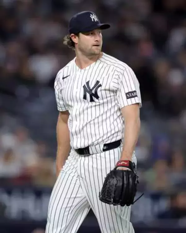 【MLB】復活登板のエースを救ったジャッジのダイビングキャッチ　ゲリット・コールらしい“感謝”の仕草、クールな表情にも垣間見る闘志に注目